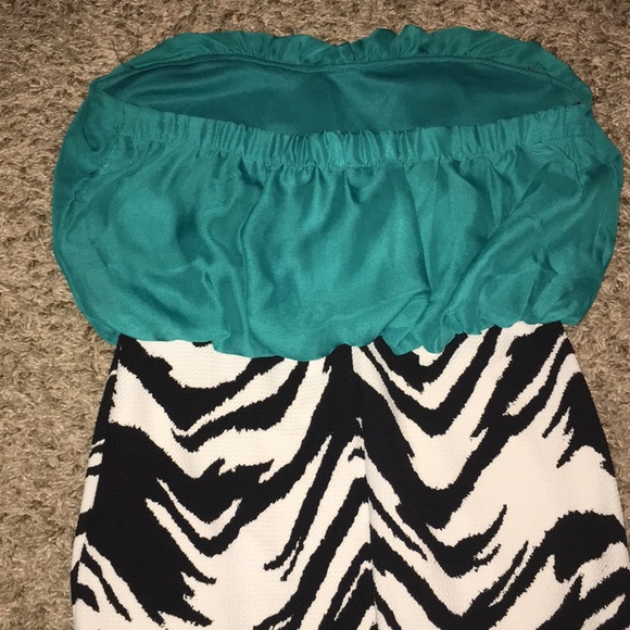 Dress - Picture 6 of 7